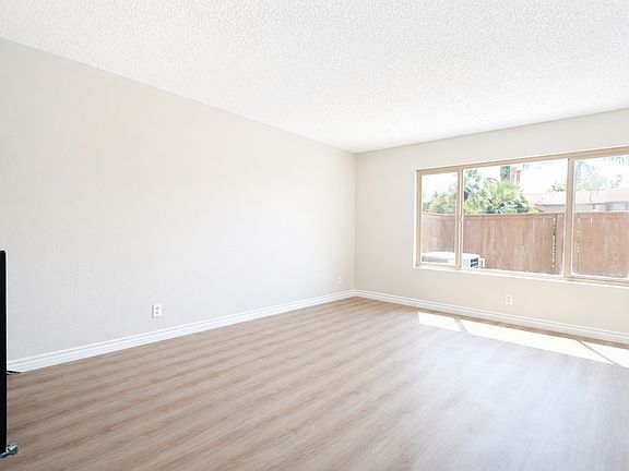 5th image of 1112 S Cypress Ave APT 11