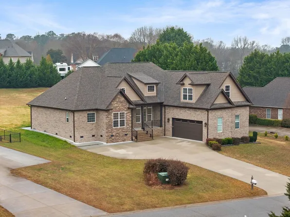 815 Shadow Creek Dr, Inman, SC 29349