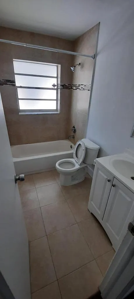 3 bed, 1551 sqft, $3,200 — Photo 3