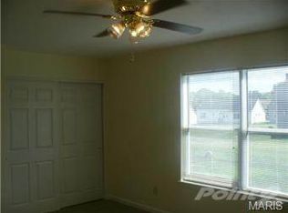 2 Trampe Hill Dr, Saint Louis, MO