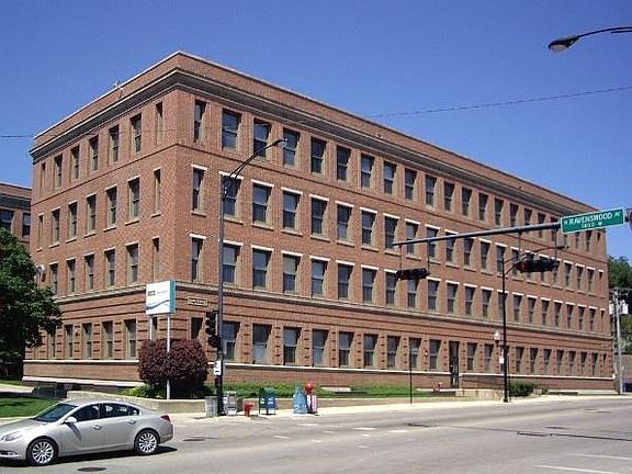 3rd image of 4803 N Ravenswood Ave #Uzhhht2tb