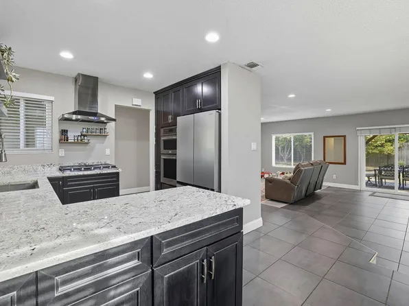 8964 Sutters Gold Dr, Sacramento, CA 95826