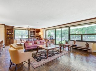 2 Claridge Dr APT 1ME, Verona, NJ 07044