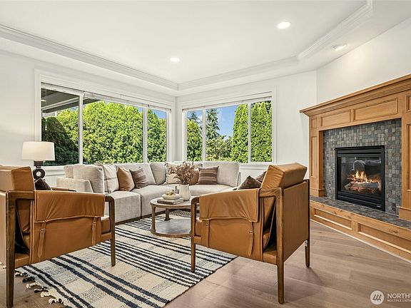 4th image of 16048 SE 45th Place