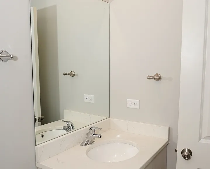 6138 S University Ave — Photo 5