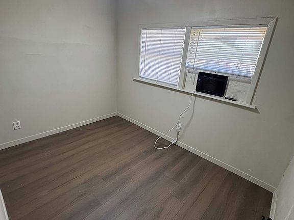 4th image of 707 W James St