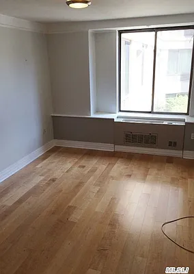 Rented by Prime Realty | media 8