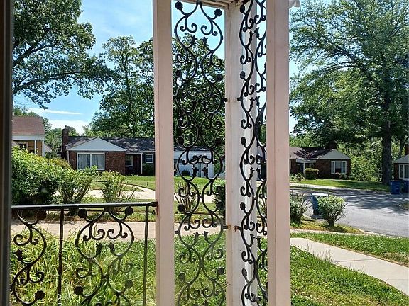 2nd image of 2831 Darwin Ct