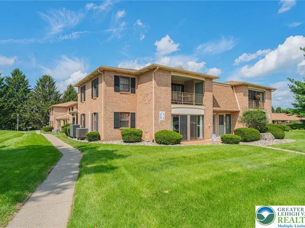 2776 Rolling Green Pl, Macungie, PA 18062