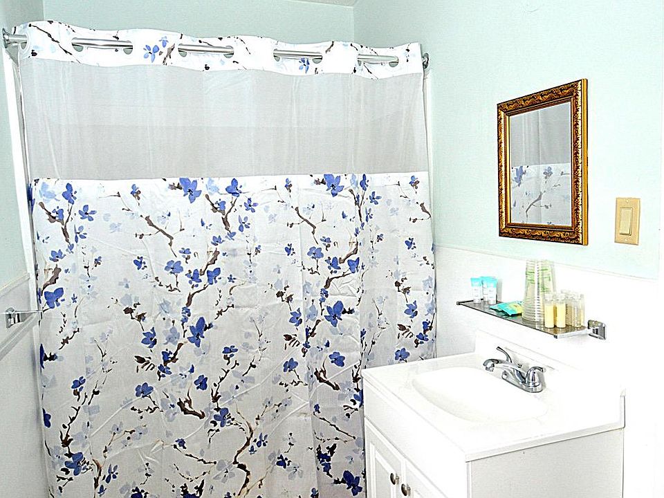 2nd image of 268 Wilkes St #2