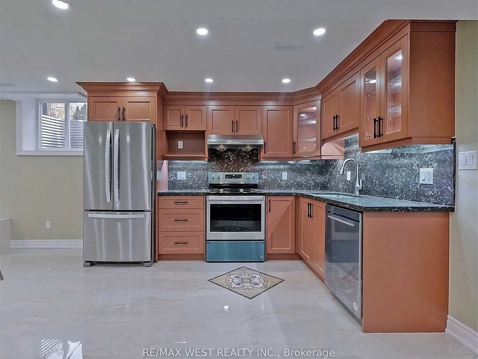 3 bed, $1,850 — Photo 3