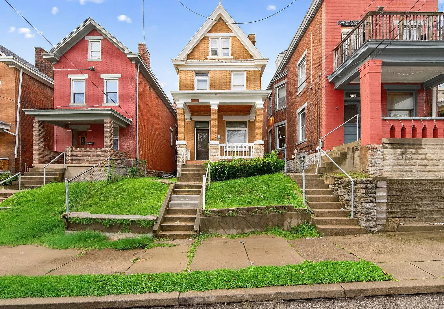 5 bed, 2.0 bath, $4,095 — Photo 1