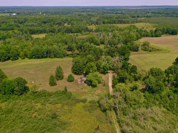 W968 Dover Rd, Neshkoro, WI 54960