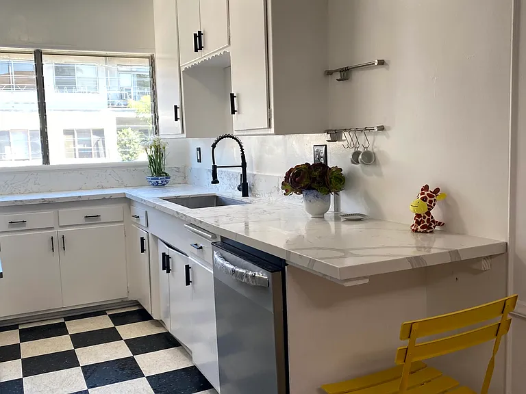 1169 N Curson Ave #7 — Photo 6