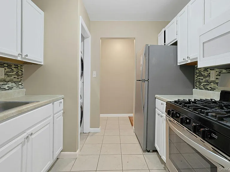 214 Kennedy Dr — Photo 15