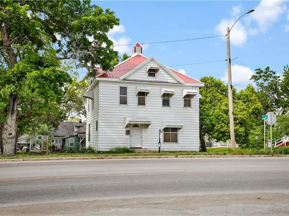 511 E 9th St, Trenton, MO 64683