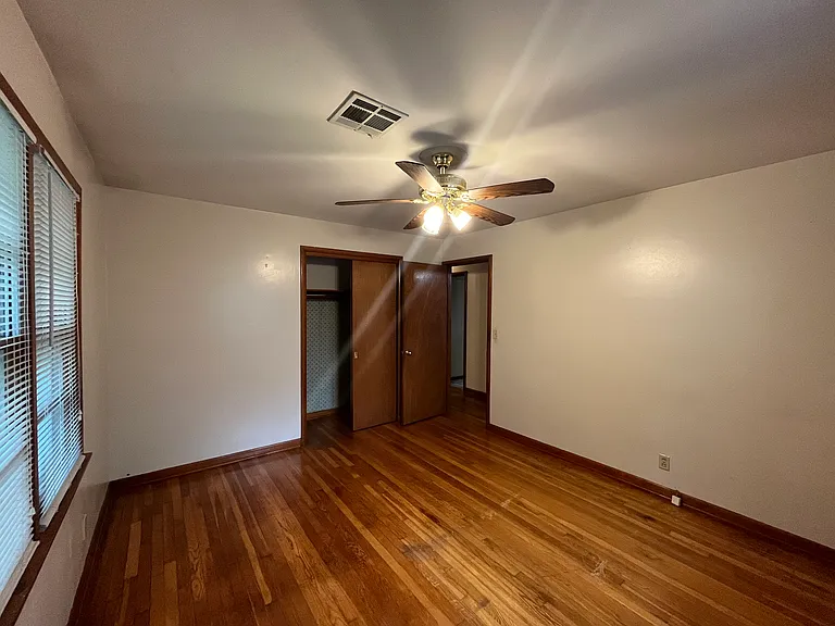 511 Fleetwood Dr — Photo 31