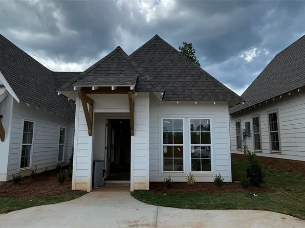 1026 Hunters Way, Opelika, AL 36801