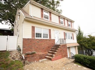25 Macfarlan Ave, Hawthorne, NJ 07506