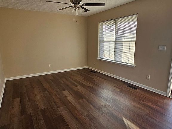2nd image of 142 Wooded Oak Ct #0