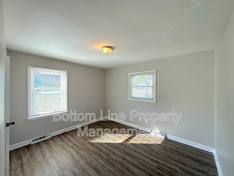 1408 Dean St — Photo 7