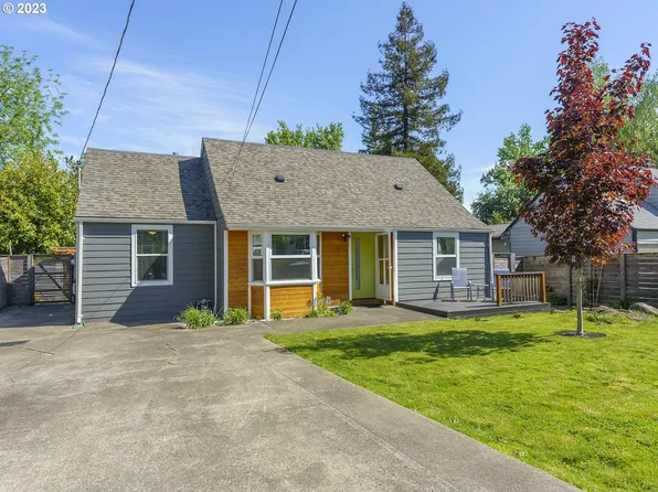 7105 NE Roselawn St, Portland, OR 97218