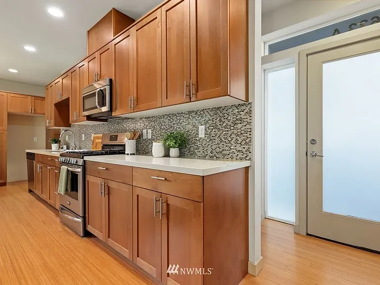 1633 California Ave SW #A — Photo 22