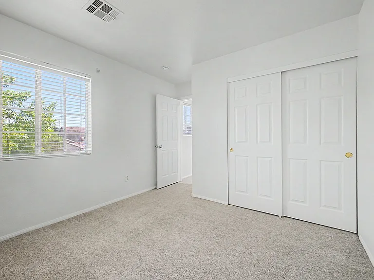 10547 Lilac Tree Ave — Photo 24