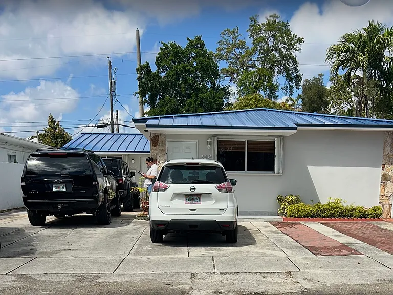 5245 NW 4th Ter — Photo 1
