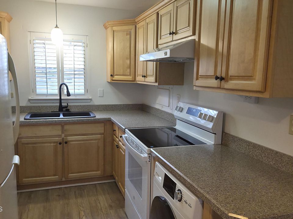 1st image of 47 Cambridge Court #E