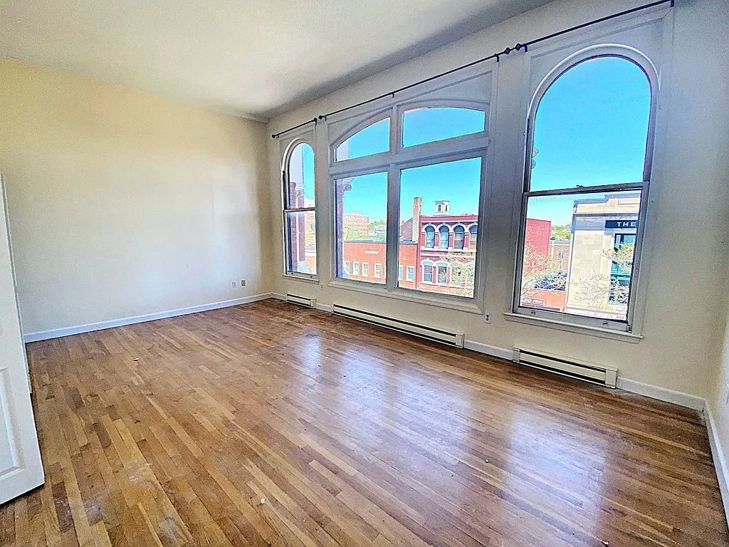 Studio, 1.5 bath, 523 sqft, $1,750 — Photo 2