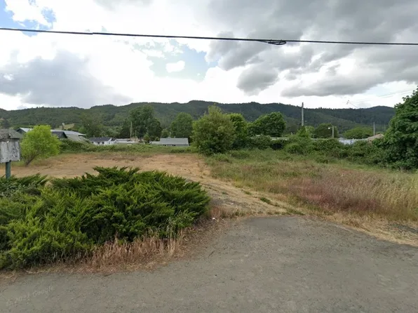 1030 N Old Pacific Hwy, Myrtle Creek, OR 97457