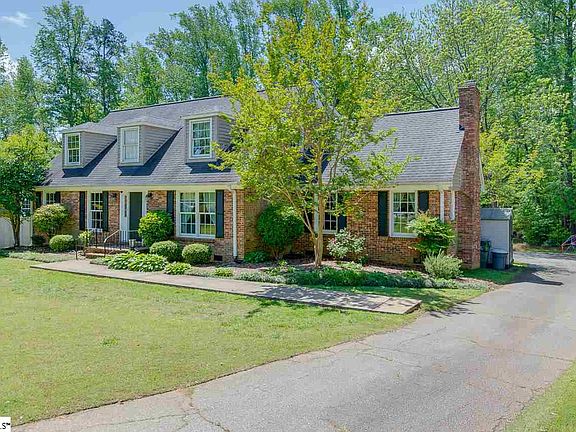 3rd image of 4924 Maplewood Dr