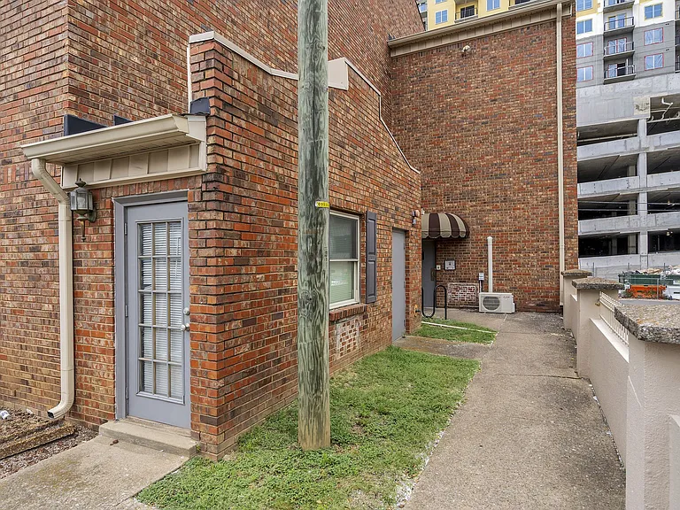 1808 State St #209 — Photo 10