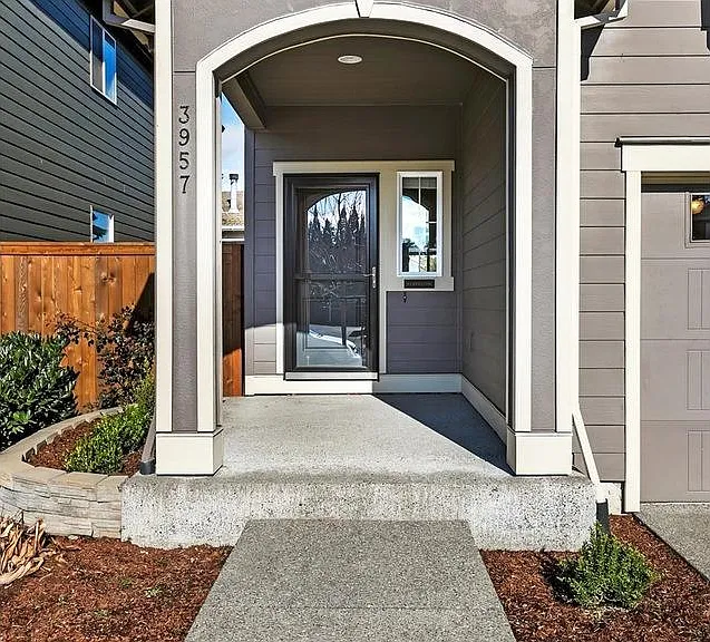 3957 SE Lone Oak St — Photo 1