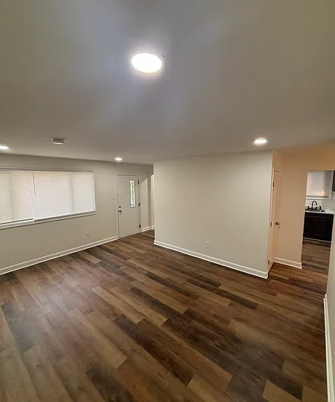 4404 Banks Pl NE — Photo 8