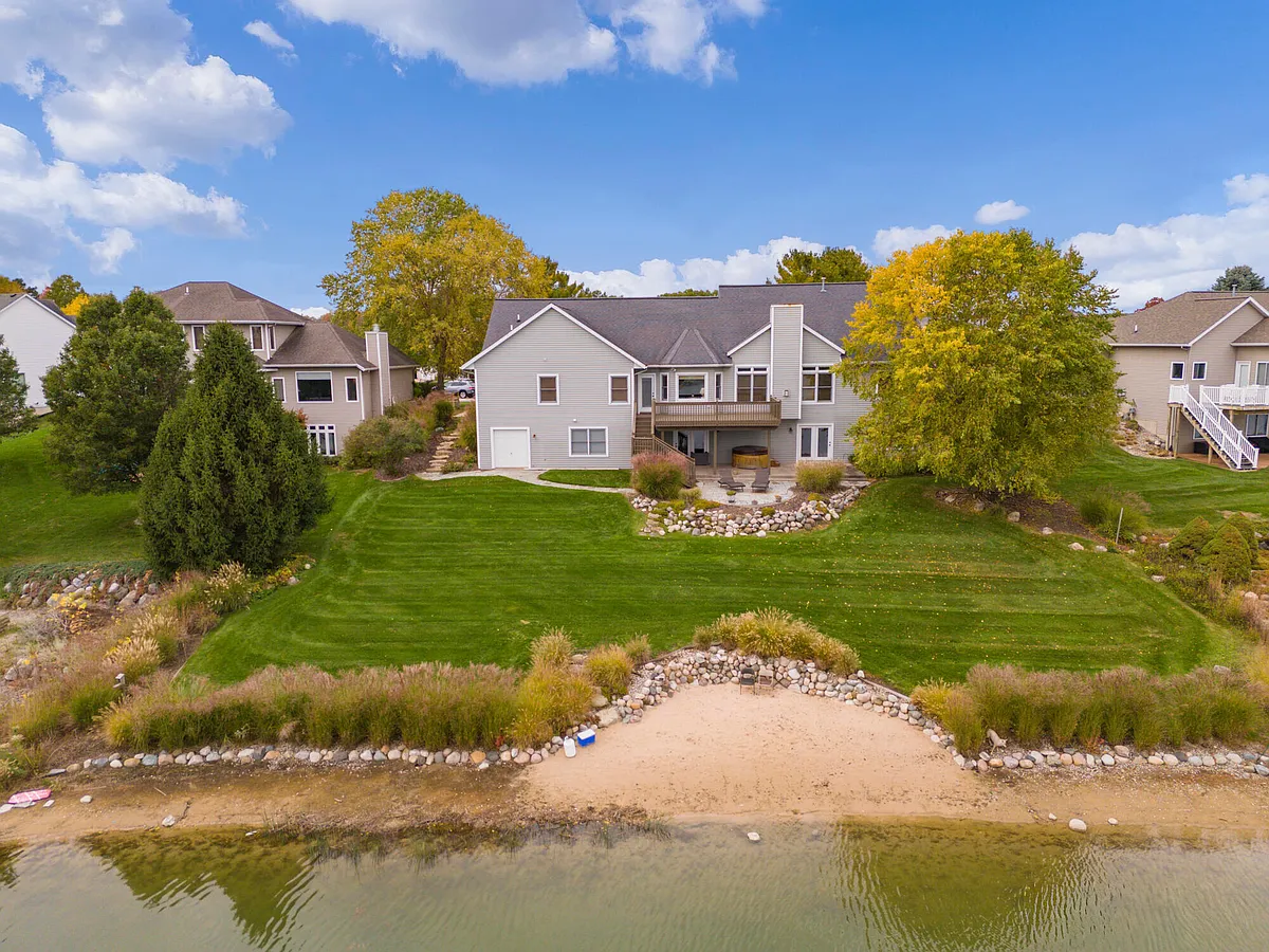 Building Photo - 8886 Stonepoint Ct
