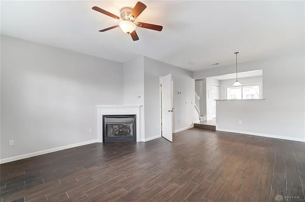 2 bed, 2.5 bath, 1056 sqft, $1,650 — Photo 3