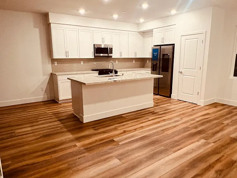 5699 Ironhorse Pkwy #E — Photo 6