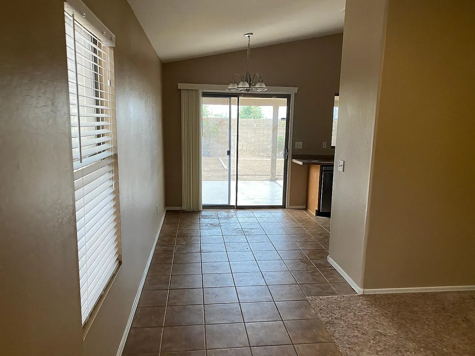 3 bed, 1062 sqft, $2,250 — Photo 3