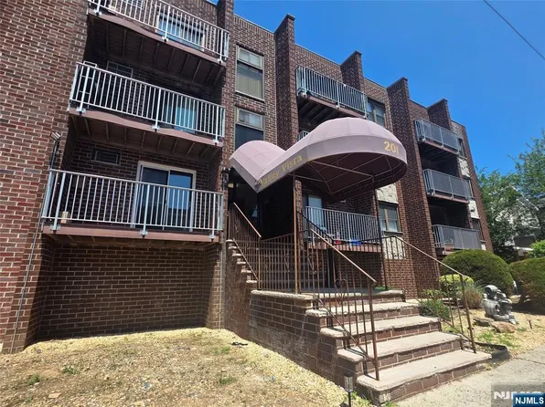 201 12th St APT 19, Palisades Park, NJ 07650