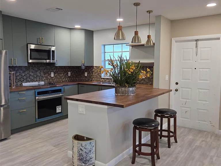 5385 Lakefront Blvd #A — Photo 3