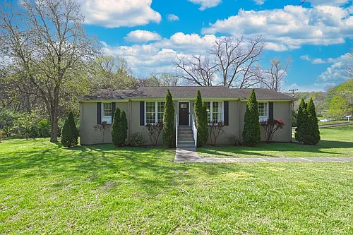 7635 Charlotte Pike #A Photo 1