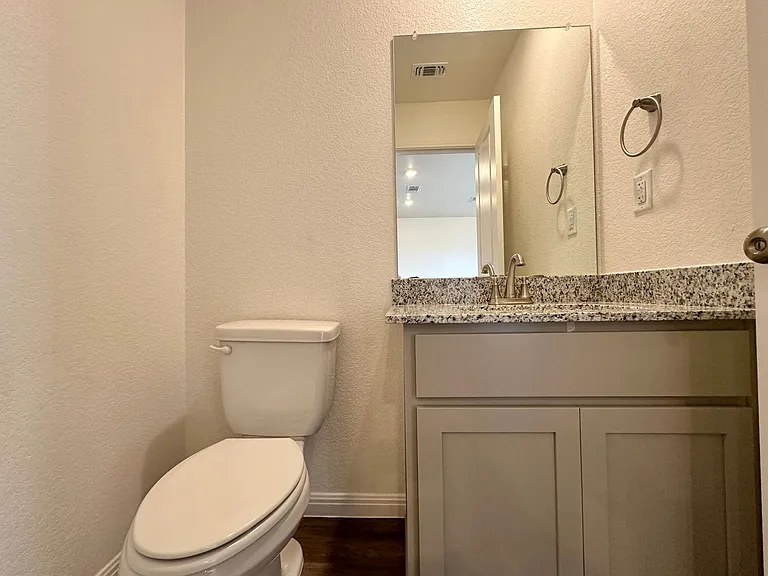 5913 Betty Lou Dr — Photo 11