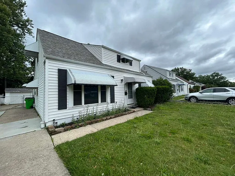 26901 Farringdon Ave — Photo 22