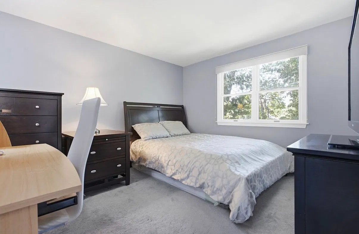 2 bed, 1.5 bath, 1228 sqft, $1,400 — Photo 2