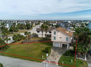 218 Sampan Dr, Tiki Island, TX 77554