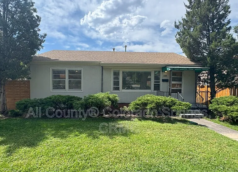 1407 E Platte Ave — Photo 1