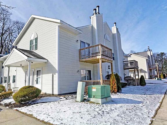 2nd image of 904 Greenwich Dr
