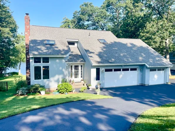 11 Cove Dr, Sturbridge, MA 01566